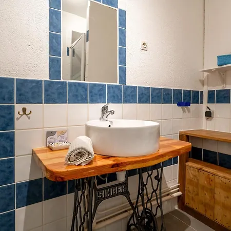 Holiday home Les Fees Du Gard - Lutin Rousson (Gard)
